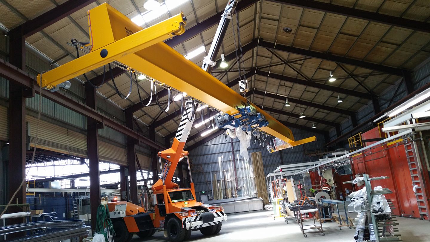 起重機(jī)械設(shè)備.jpg 機(jī)械設(shè)備